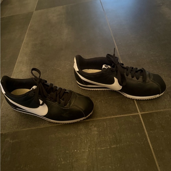 Nike Black and White Classic Sneakers - Picture 1 of 2